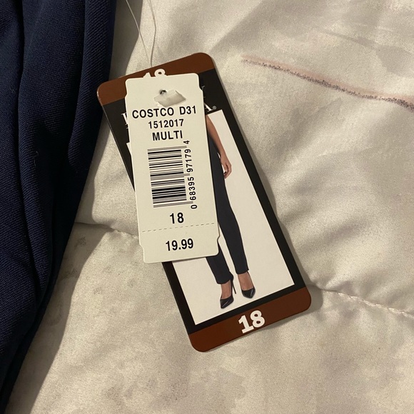 Beautiful new dress pants - Picture 4 of 4